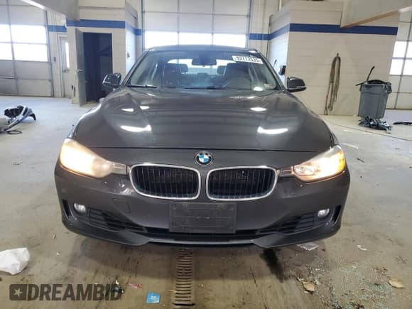 ✅ 2012 BMW 3 Series 328i • VIN: WBA3A5G51CNP17200 • Лот: 92712535. Опубликован ранее на Copart с пробегом 189 268 миль. Бесплатный доступ к архиву аукционных продаж из США и подробный отчёт об истории автомобиля на DreamBid. Изображение 5.