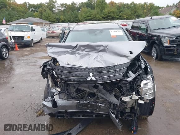 ✅ 2022 Mitsubishi Outlander SE • VIN: JA4J3UA82NZ086352 • Лот: 43434705. Опубликован ранее на IAAI с пробегом 73 383 миль. Бесплатный доступ к архиву аукционных продаж из США и подробный отчёт об истории автомобиля на DreamBid. Изображение 13.