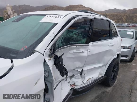 ✅ 2018 Jeep Grand Cherokee Limited • VIN: 1C4RJEBG3JC268939 • Lot: 41559253. Listed on IAAI with 162,354 mi. Free auction sales archive from the USA and detailed vehicle history report at DreamBid. Image 6.