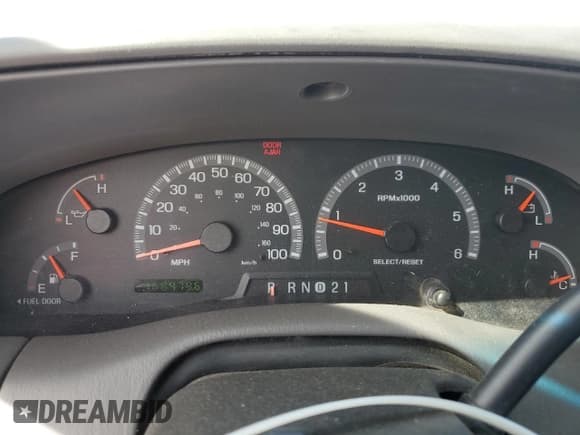 ✅ 1999 Ford F-150 XL • VIN: 1FTRX08L3XKA96271 • Lot: 82121395. Wystawiony na Copart z przebiegiem Nie podano. Bezpłatny archiwum sprzedaży aukcyjnych z USA i szczegółowy raport historii pojazdu na DreamBid. Zdjęcie 9.