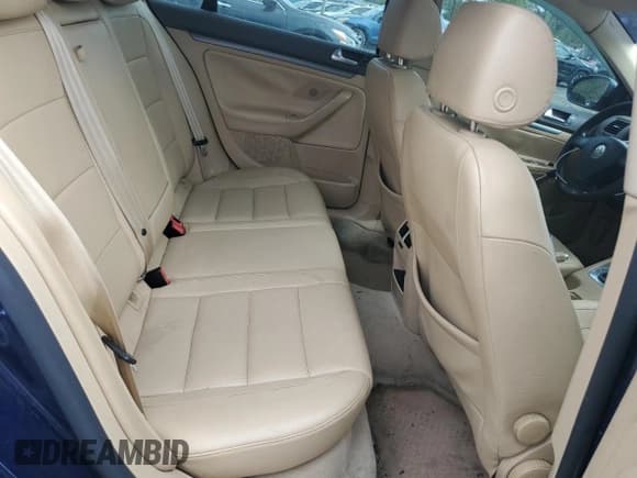 ✅ 2006 Volkswagen Jetta 2.5L • VIN: 3VWSG71K26M723901 • Лот: 54797055. Опубликован ранее на Copart с пробегом 116 091 миль. Бесплатный доступ к архиву аукционных продаж из США и подробный отчёт об истории автомобиля на DreamBid. Изображение 10.