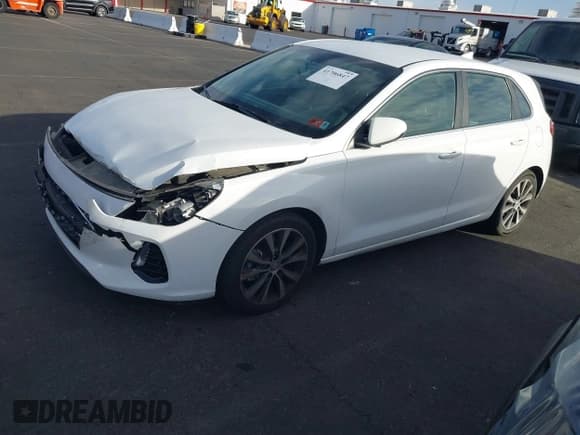 ✅ 2019 Hyundai Elantra • VIN: KMHH35LE7KU090303 • Lot: 41706847. Listed on IAAI with 106,492 mi. Free auction sales archive from the USA and detailed vehicle history report at DreamBid. Image 20.