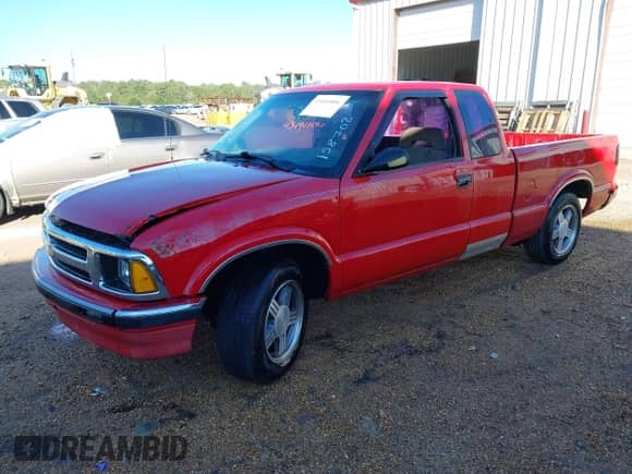 1997 Chevrolet S-10 LS с VIN 1GCCS19X7VK158702, выставлен на аукционе IAAI как лот 43444806 с пробегом 257 202 миль миль и . История ставок и продаж доступна на DreamBid. Изображение 2.