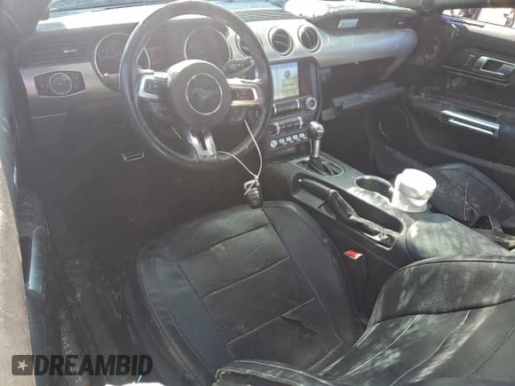 ✅ 2018 Ford Mustang EcoBoost Premium • VIN: 1FATP8UH5J5110334 • Lot: 94713485. Wystawiony na Copart z przebiegiem 74 652 mil. Bezpłatny archiwum sprzedaży aukcyjnych z USA i szczegółowy raport historii pojazdu na DreamBid. Zdjęcie 8.