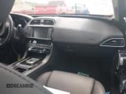 ✅ 2018 Jaguar XE 25t • VIN: SAJAS4FX1JCP35016 • Lot: 42790319. Wystawiony na IAAI z przebiegiem 35 982 mil. Bezpłatny archiwum sprzedaży aukcyjnych z USA i szczegółowy raport historii pojazdu na DreamBid. Zdjęcie 5.