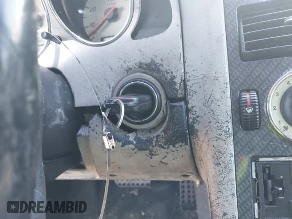 ✅ 1999 Mercedes-Benz SLK 230/320 • VIN: WDBKK47F9XF136119 • Lot: 42462836. Wystawiony na IAAI z przebiegiem 137 586 mil. Bezpłatny archiwum sprzedaży aukcyjnych z USA i szczegółowy raport historii pojazdu na DreamBid. Zdjęcie 11.