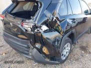 ✅ 2023 Toyota RAV4 LE • VIN: 2T3H1RFV3PC238729 • Lot: 43750403. Wystawiony na IAAI z przebiegiem 11 275 mil. Bezpłatny archiwum sprzedaży aukcyjnych z USA i szczegółowy raport historii pojazdu na DreamBid. Zdjęcie 6.