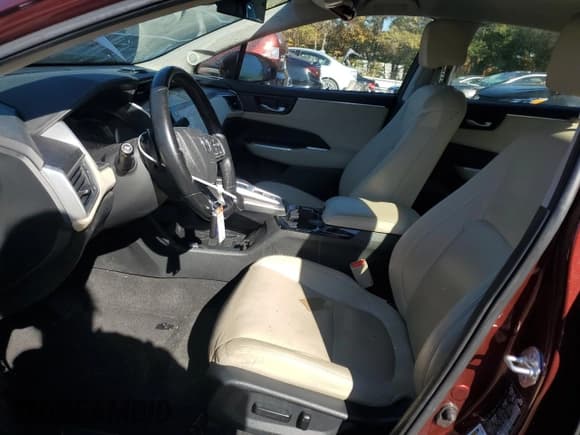 ✅ 2018 Honda Clarity Touring • VIN: JHMZC5F30JC020440 • Lot: 91007215. Wystawiony na Copart z przebiegiem 85 154 mil. Bezpłatny archiwum sprzedaży aukcyjnych z USA i szczegółowy raport historii pojazdu na DreamBid. Zdjęcie 7.