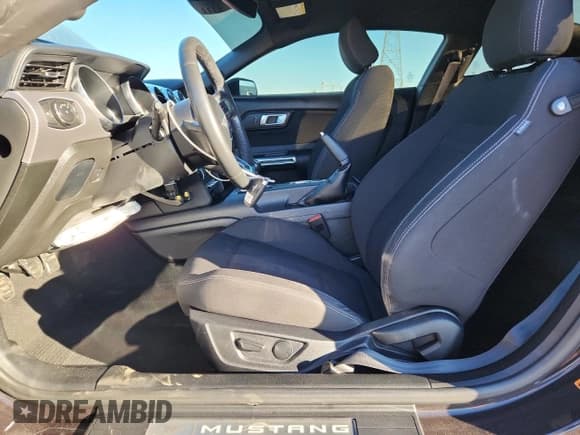 ✅ 2022 Ford Mustang GT • VIN: 1FA6P8CF9N5107990 • Lot: 89448555. Listed on Copart with 35,540 mi. Free auction sales archive from the USA and detailed vehicle history report at DreamBid. Image 7.