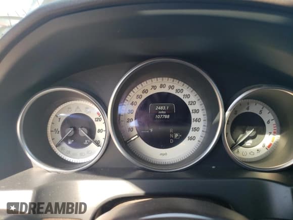 ✅ 2014 Mercedes-Benz E 350 • VIN: WDDKJ8JBXEF233317 • Lot: 84414425. Wystawiony na Copart z przebiegiem 107 788 mil. Bezpłatny archiwum sprzedaży aukcyjnych z USA i szczegółowy raport historii pojazdu na DreamBid. Zdjęcie 9.