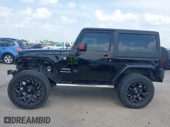 ✅ 2017 Jeep Wrangler Sport • VIN: 1C4AJWAG5HL704723 • Lot: 42748885. Wystawiony na IAAI z przebiegiem 42 531 mil. Bezpłatny archiwum sprzedaży aukcyjnych z USA i szczegółowy raport historii pojazdu na DreamBid. Zdjęcie 15.