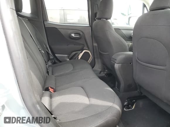 ✅ 2017 Jeep Renegade Latitude • VIN: ZACCJABB0HPF37648 • Лот: 70269605. Опубликован ранее на Copart с пробегом 146 075 миль. Бесплатный доступ к архиву аукционных продаж из США и подробный отчёт об истории автомобиля на DreamBid. Изображение 11.