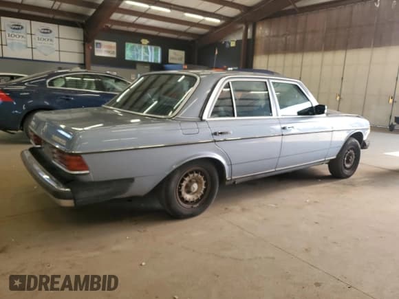 ✅ 1985 Mercedes-Benz 300 • VIN: WDBAB33C7FA271399 • Lot: 60481895. Listed on Copart with 149,286 mi. Free auction sales archive from the USA and detailed vehicle history report at DreamBid. Image 3.