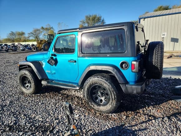 ✅ 2020 Jeep Wrangler Sport S • VIN: 1C4GJXAG6LW222639 • Lot: 87368425. Wystawiony na Copart z przebiegiem 38 139 mil. Bezpłatny archiwum sprzedaży aukcyjnych z USA i szczegółowy raport historii pojazdu na DreamBid. Zdjęcie 2.