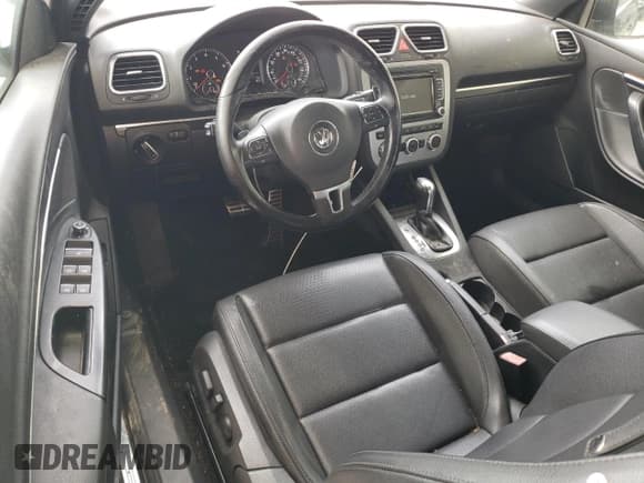 ✅ 2013 Volkswagen Eos Komfort • VIN: WVWBW8AH1DV001953 • Lot: 54167185. Listed on Copart with 118,696 mi. Free auction sales archive from the USA and detailed vehicle history report at DreamBid. Image 8.