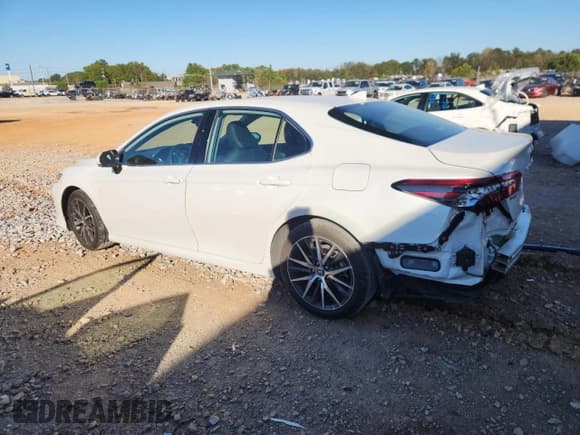 ✅ 2022 Toyota Camry XLE • VIN: 4T1F11AK4NU021572 • Lot: 87233685. Wystawiony na Copart z przebiegiem 12 579 mil. Bezpłatny archiwum sprzedaży aukcyjnych z USA i szczegółowy raport historii pojazdu na DreamBid. Zdjęcie 2.