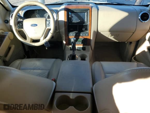 ✅ 2006 Ford Explorer Eddie Bauer • VIN: 1FMEU74836UB58428 • Lot: 90993435. Wystawiony na Copart z przebiegiem 185 122 mil. Bezpłatny archiwum sprzedaży aukcyjnych z USA i szczegółowy raport historii pojazdu na DreamBid. Zdjęcie 8.