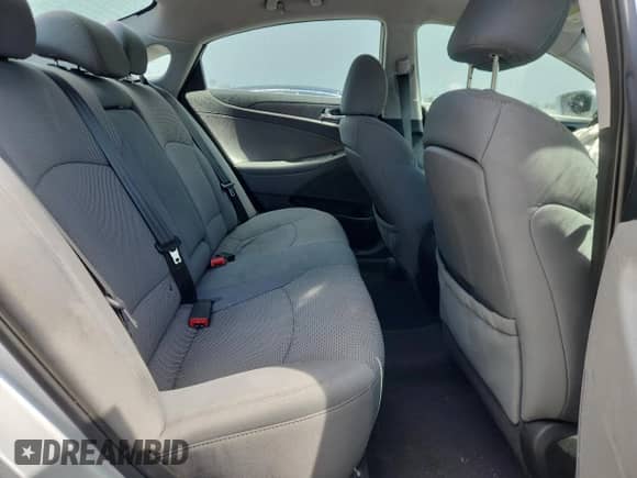 2014 Hyundai Sonata GLS z VIN 5NPEB4AC1EH922299, wystawiony jako Copart lot #63319305 z przebiegiem 105 511 mil mil oraz Szkoda całkowita • Salvage title. Historia ofert i sprzedaży dostępna na DreamBid. Obrazek 10.