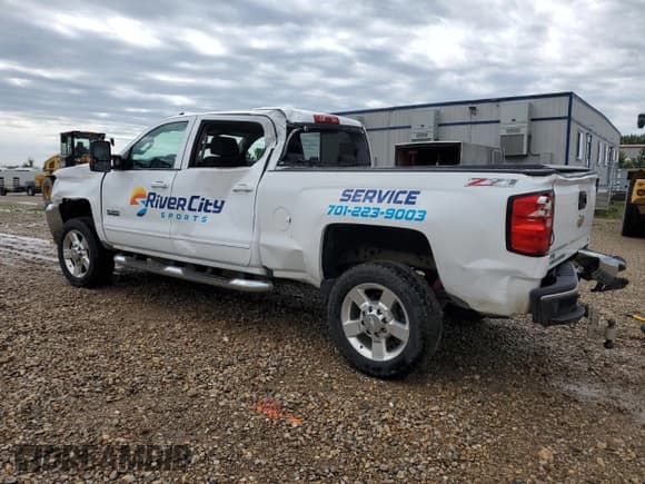 ✅ 2016 Chevrolet Silverado 2500HD LT • VIN: 1GC1KVEG6GF303941 • Lot: 65671285. Wystawiony na Copart z przebiegiem 108 911 mil. Bezpłatny archiwum sprzedaży aukcyjnych z USA i szczegółowy raport historii pojazdu na DreamBid. Zdjęcie 2.