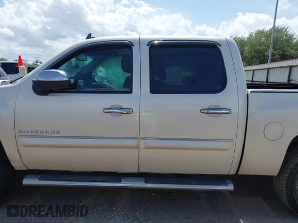 ✅ 2012 Chevrolet Silverado 1500 LTZ • VIN: 3GCPCTE0XCG307790 • Lot: 42459487. Wystawiony na IAAI z przebiegiem 199 708 mil. Bezpłatny archiwum sprzedaży aukcyjnych z USA i szczegółowy raport historii pojazdu na DreamBid. Zdjęcie 14.
