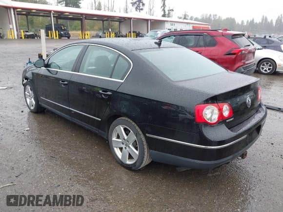 ✅ 2008 Volkswagen Passat Komfort • VIN: WVWAK73C58E002306 • Lot: 42923087. Wystawiony na IAAI z przebiegiem 103 480 mil. Bezpłatny archiwum sprzedaży aukcyjnych z USA i szczegółowy raport historii pojazdu na DreamBid. Zdjęcie 3.