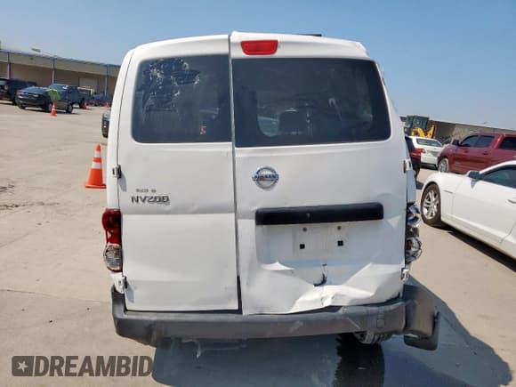 ✅ 2015 Nissan NV200 SV • VIN: 3N6CM0KN4FK733886 • Lot: 80346215. Listed on Copart with 202,654 mi. Free auction sales archive from the USA and detailed vehicle history report at DreamBid. Image 6.