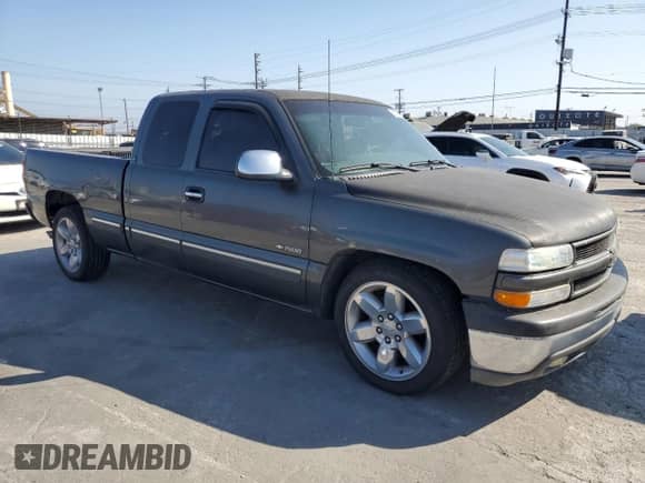 2001 Chevrolet Silverado 1500 LT z VIN 1GCEC19T01Z169707, wystawiony jako Copart lot #60702145 z przebiegiem 331 582 mil mil oraz Czysty tytuł • Clean title. Historia ofert i sprzedaży dostępna na DreamBid. Obrazek 4.