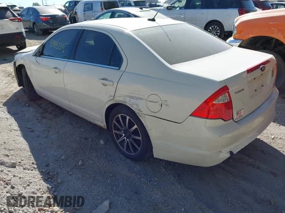 ✅ 2010 Ford Fusion SE • VIN: 3FAHP0HA9AR378062 • Lot: 43463315. Wystawiony na IAAI z przebiegiem 332 242 mil. Bezpłatny archiwum sprzedaży aukcyjnych z USA i szczegółowy raport historii pojazdu na DreamBid. Zdjęcie 3.