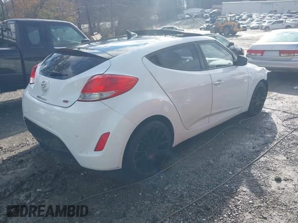 ✅ 2012 Hyundai Veloster w/Gray Int • VIN: KMHTC6AD0CU079347 • Лот: 43788046. Опубликован ранее на IAAI с пробегом 141 740 миль. Бесплатный доступ к архиву аукционных продаж из США и подробный отчёт об истории автомобиля на DreamBid. Изображение 4.