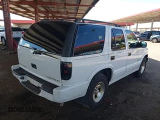 ✅ 2001 Chevrolet Blazer LT • VIN: 1GNCS13W412203936 • Lot: 43173781. Wystawiony na IAAI z przebiegiem 193 875 mil. Bezpłatny archiwum sprzedaży aukcyjnych z USA i szczegółowy raport historii pojazdu na DreamBid. Zdjęcie 4.