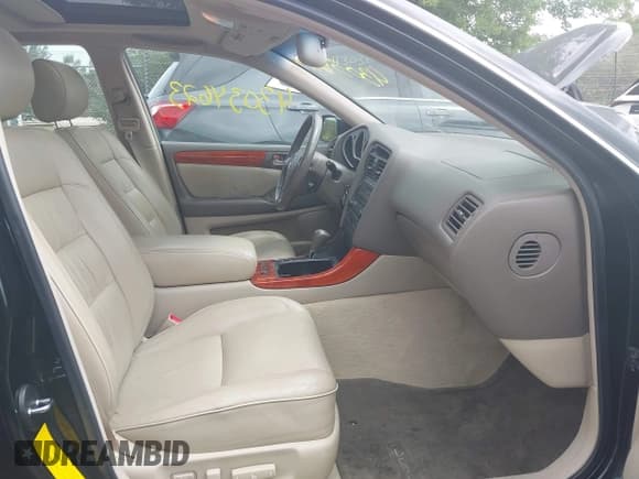 ✅ 2001 Lexus GS 300 • VIN: JT8BD69S810145792 • Lot: 43034623. Wystawiony na IAAI z przebiegiem 122 381 mil. Bezpłatny archiwum sprzedaży aukcyjnych z USA i szczegółowy raport historii pojazdu na DreamBid. Zdjęcie 5.