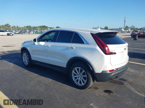 ✅ 2019 Cadillac XT4 FWD Luxury • VIN: 1GYAZAR40KF140405 • Лот: 43008554. Опубликован ранее на IAAI с пробегом 67 542 миль. Бесплатный доступ к архиву аукционных продаж из США и подробный отчёт об истории автомобиля на DreamBid. Изображение 3.