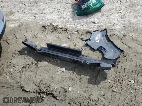 ✅ 2015 Volkswagen Beetle Fleet Edition • VIN: 3VWF17AT1FM609870 • Lot: 59155315. Listed on Copart with 145,425 mi. Free auction sales archive from the USA and detailed vehicle history report at DreamBid. Image 12.