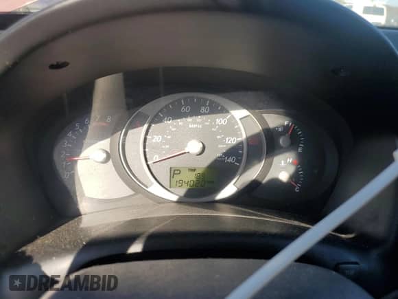 2005 Hyundai Tucson GL z VIN KM8JM12BX5U102835, wystawiony jako Copart lot #76761124 z przebiegiem 194 020 mil mil oraz Szkoda całkowita • Salvage title. Historia ofert i sprzedaży dostępna na DreamBid. Obrazek 9.