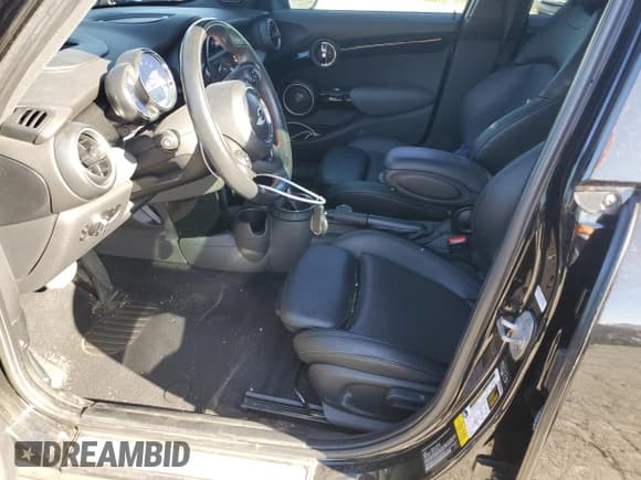 ✅ 2015 MINI Hardtop 4 Door S • VIN: WMWXU3C53F2B55859 • Lot: 48332415. Listed on Copart with 50,932 mi. Free auction sales archive from the USA and detailed vehicle history report at DreamBid. Image 7.