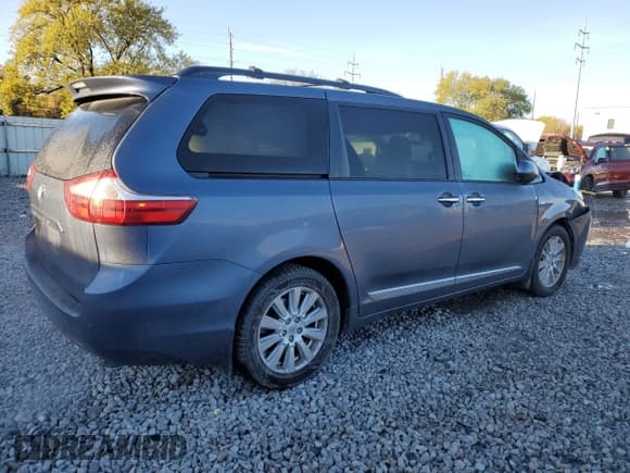 ✅ 2017 Toyota Sienna XLE • VIN: 5TDDZ3DCXHS156665 • Лот: 90896215. Опубликован ранее на Copart с пробегом 102 149 миль. Бесплатный доступ к архиву аукционных продаж из США и подробный отчёт об истории автомобиля на DreamBid. Изображение 3.