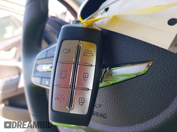 ✅ 2023 Genesis G70 2.0T • VIN: KMTG34TA4PU131180 • Lot: 43634271. Wystawiony na IAAI z przebiegiem 14 615 mil. Bezpłatny archiwum sprzedaży aukcyjnych z USA i szczegółowy raport historii pojazdu na DreamBid. Zdjęcie 11.