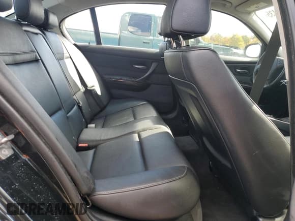 ✅ 2010 BMW 3 Series 328i xDrive • VIN: WBAPK5C5XAA649455 • Lot: 86868435. Wystawiony na Copart z przebiegiem 109 159 mil. Bezpłatny archiwum sprzedaży aukcyjnych z USA i szczegółowy raport historii pojazdu na DreamBid. Zdjęcie 10.