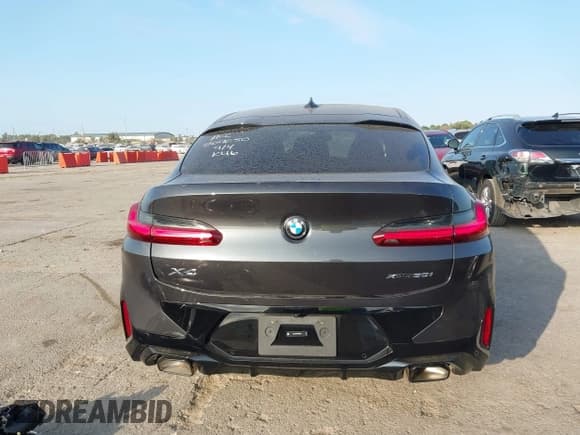 ✅ 2025 BMW X4 xDrive30i • VIN: 5UX33DT08S9084993 • Lot: 43494009. Listed on IAAI with 3,233 mi. Free auction sales archive from the USA and detailed vehicle history report at DreamBid. Image 17.