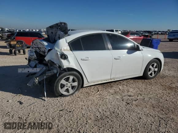 2014 Chevrolet Cruze 1LT z VIN 1G1PC5SB5E7435668, wystawiony jako Copart lot #86121945 z przebiegiem 82 481 mil mil oraz Szkoda całkowita • Salvage title. Historia ofert i sprzedaży dostępna na DreamBid. Obrazek 3.