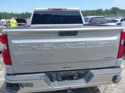 ✅ 2020 Chevrolet Silverado 1500 RST • VIN: 1GCUYEED5LZ107631 • Lot: 42546146. Wystawiony na IAAI z przebiegiem 106 756 mil. Bezpłatny archiwum sprzedaży aukcyjnych z USA i szczegółowy raport historii pojazdu na DreamBid. Zdjęcie 16.