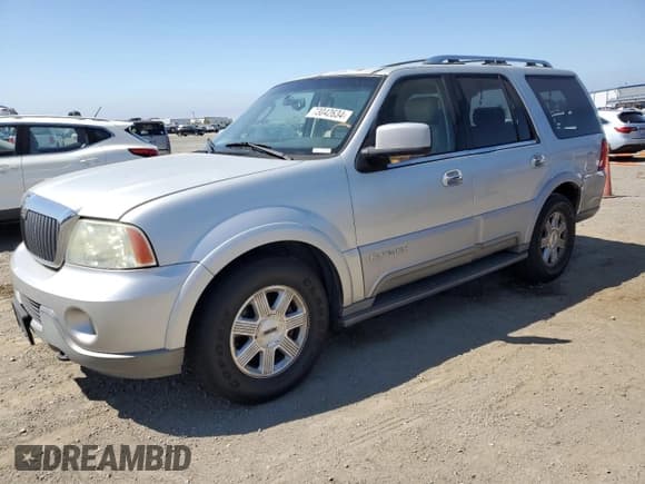 ✅ 2003 Lincoln Navigator Ultimate • VIN: 5LMFU27R93LJ35276 • Лот: 73042634. Опубликован ранее на Copart с пробегом 182 613 миль. Бесплатный доступ к архиву аукционных продаж из США и подробный отчёт об истории автомобиля на DreamBid. Изображение 1.