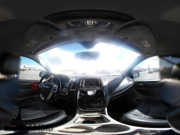 ✅ 2015 Chrysler Town & Country Touring • VIN: 2C4RC1CG2FR547704 • Лот: 41262740. Опубликован ранее на IAAI с пробегом 251 912 миль. Бесплатный доступ к архиву аукционных продаж из США и подробный отчёт об истории автомобиля на DreamBid. Изображение 18.