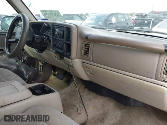 2002 Chevrolet Tahoe LS with VIN 1GNEC13Z42R246617, listed as a IAAI auction lot 42675524 with 306,596 mi miles and . Bid and sale history available at DreamBid. Image 5.