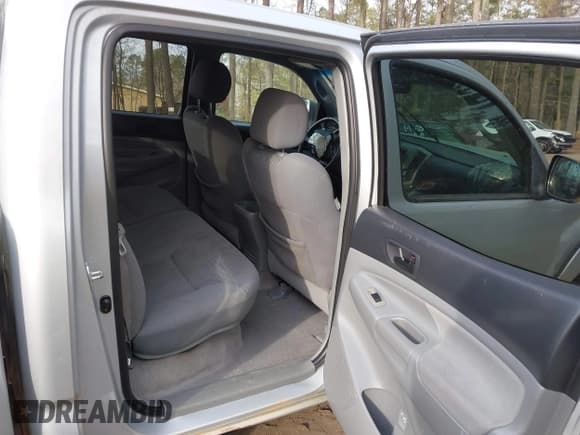 ✅ 2005 Toyota Tacoma • VIN: 5TELU42N55Z069789 • Lot: 41320317. Wystawiony na IAAI z przebiegiem 198 262 mil. Bezpłatny archiwum sprzedaży aukcyjnych z USA i szczegółowy raport historii pojazdu na DreamBid. Zdjęcie 8.