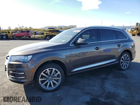 ✅ 2017 Audi Q7 Prestige • VIN: WA1VAAF7XHD054613 • Лот: 49283225. Опубликован ранее на Copart с пробегом 132 181 миль. Бесплатный доступ к архиву аукционных продаж из США и подробный отчёт об истории автомобиля на DreamBid. Изображение 1.