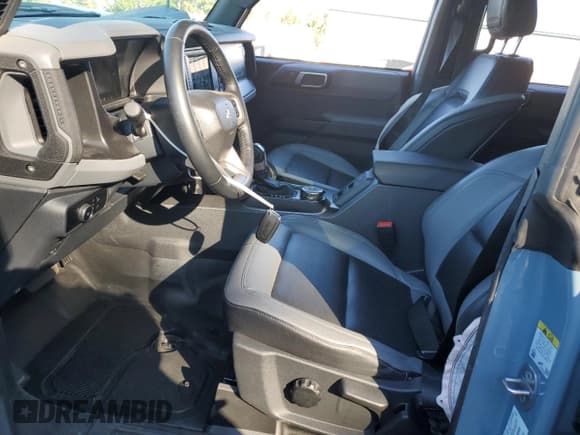 ✅ 2023 Ford Bronco Big Bend • VIN: 1FMDE5BH2PLC01468 • Лот: 91246115. Опубликован ранее на Copart с пробегом 14 823 миль. Бесплатный доступ к архиву аукционных продаж из США и подробный отчёт об истории автомобиля на DreamBid. Изображение 7.