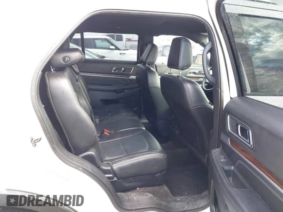 2018 Ford Explorer Limited z VIN 1FM5K8F88JGA21341, wystawiony jako IAAI lot #43265806 z przebiegiem Nie podano mil oraz . Historia ofert i sprzedaży dostępna na DreamBid. Obrazek 8.