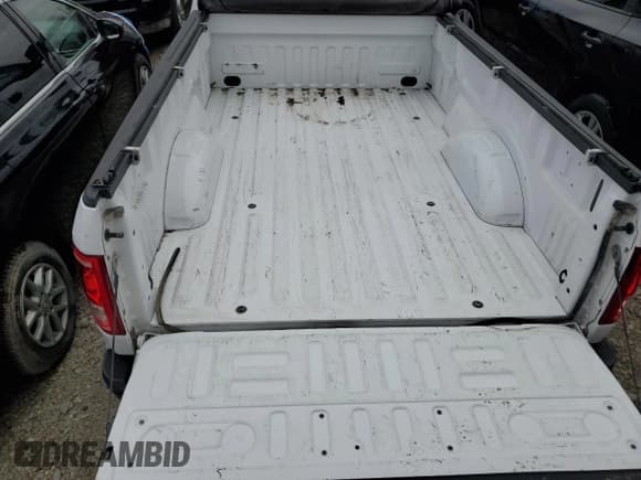 ✅ 2017 Ford F-150 XL • VIN: 1FTMF1EF5HKD32552 • Lot: 53901685. Listed on Copart with 119,461 mi. Free auction sales archive from the USA and detailed vehicle history report at DreamBid. Image 12.