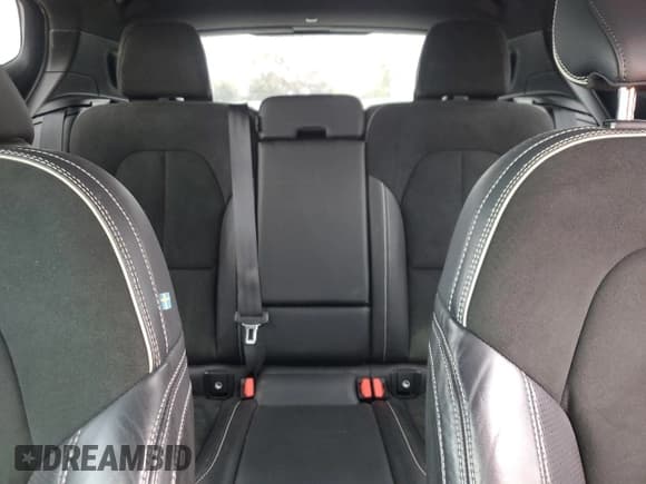 ✅ 2020 Volvo XC40 R-Design • VIN: YV4162UM6L2336690 • Lot: 89856315. Wystawiony na Copart z przebiegiem 74 514 mil. Bezpłatny archiwum sprzedaży aukcyjnych z USA i szczegółowy raport historii pojazdu na DreamBid. Zdjęcie 10.